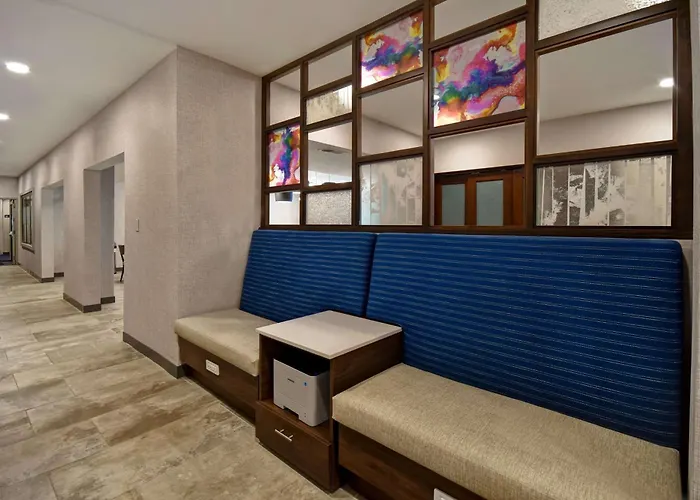 Top Hotels Near Woodbridge for Suburban Bliss